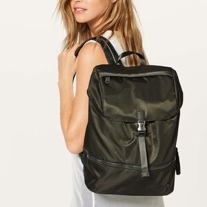 Lululemon Go Lightly Rucksack 26L in Dark Olive